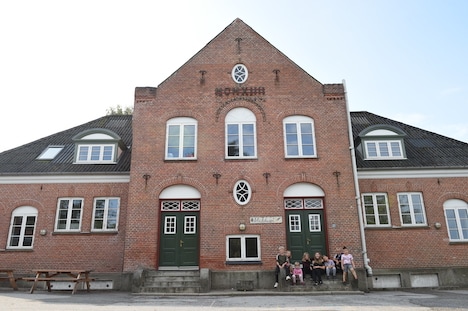 Flere må komme i skole fra på mandag