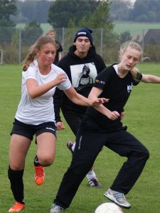 150 elever mødes på grønsværen