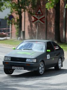 Rallyeliten kører på havnen