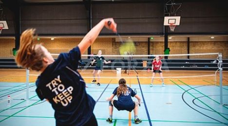 Nu åbner indendørs idræt for alle aldersgrupper