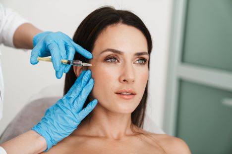 Kosmetiske behandlinger har aldrig været populærere, end hvad de er i dag