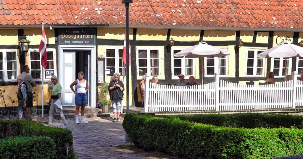 Historisk hotel udvider køkkenholdet – vil du være med til at præge menukortet? Postgaarden i Mariager søger ny kok