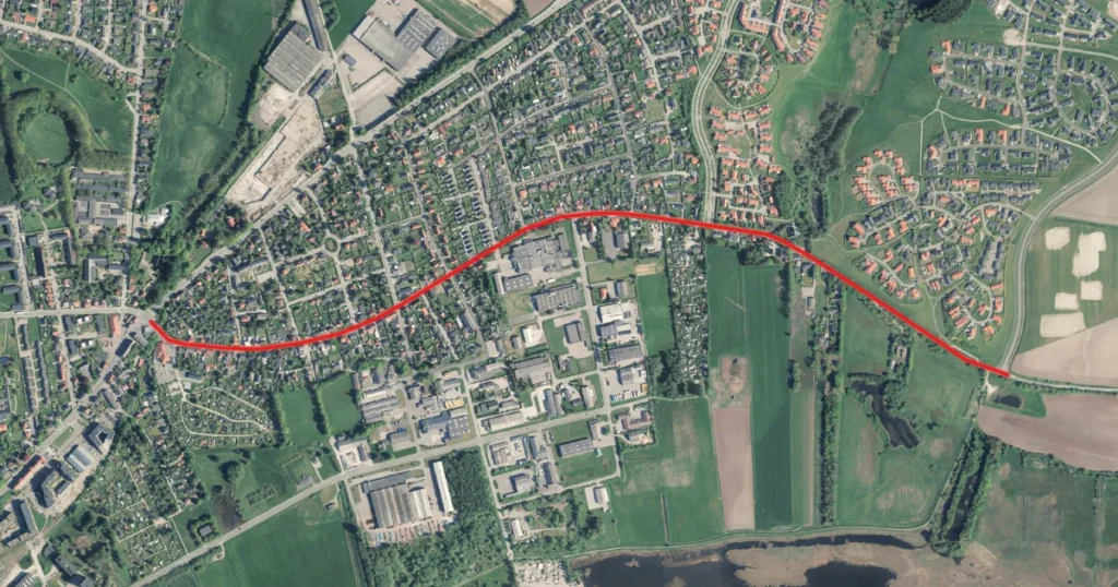 Tjærbyvej i Dronningborg spærres for trafik i 11 dage på grund af asfaltarbejde