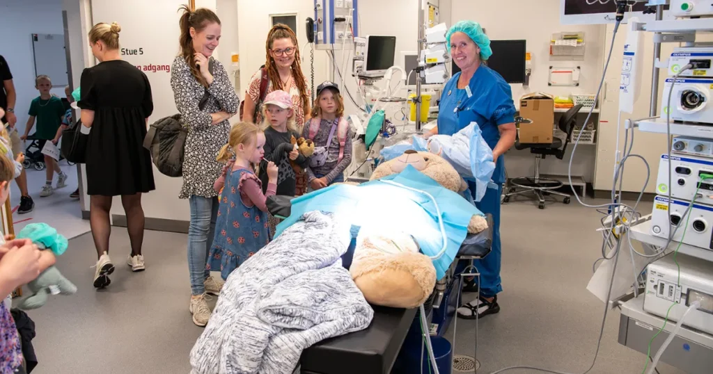 Åbent Hospital blev et tilløbsstykke og mange fik et kig bag kulisserne på Regionshospitalet Randers
