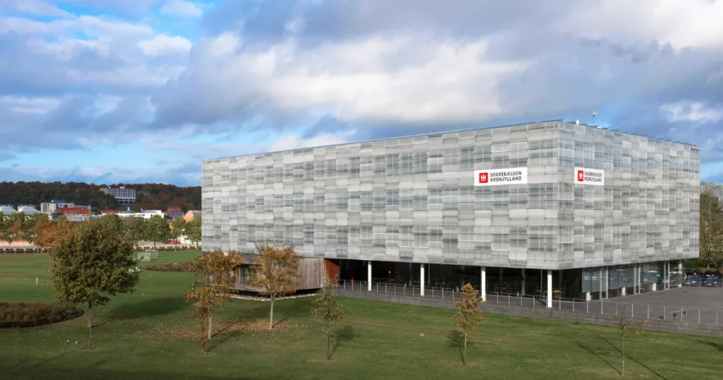 Sparekassen Kronjylland giver 330.000 kroner til kampen mod spilafhængighed