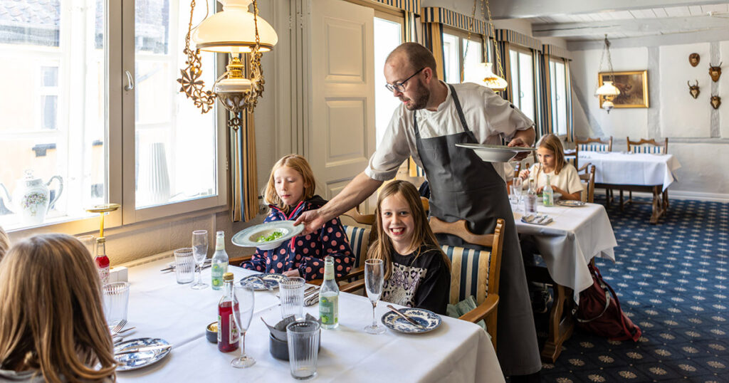 Hotel Postgaarden i Mariager gav de yngste en gastronomisk oplevelse da der var “Smagens Time” over hele landet