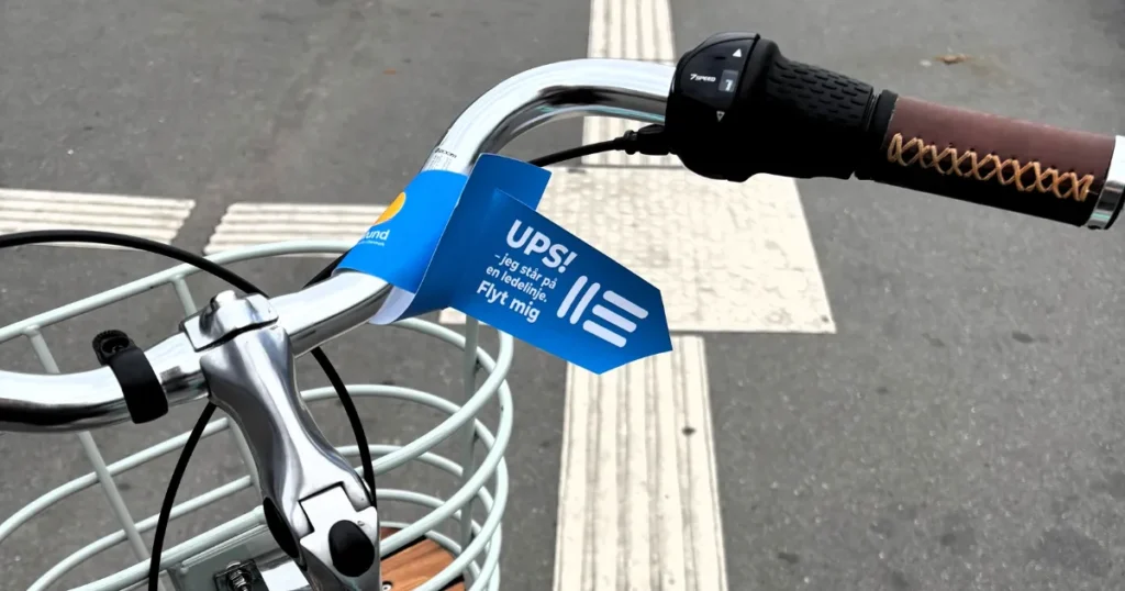 Blå bagagetags sætter fokus på blinde: Dansk Blindesamfund markerer Den hvide stoks dag