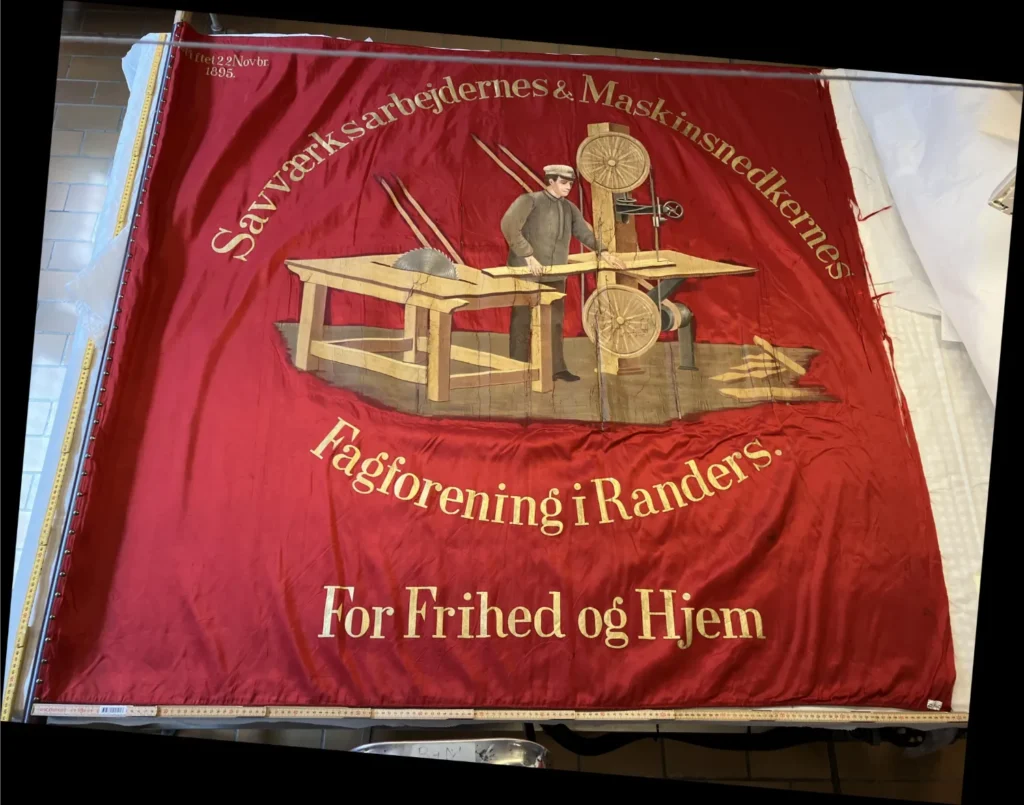 PM Oplev konservatorernes magi naar de aabner doerene for alle fagforeningsfane 1 10 25 MOE