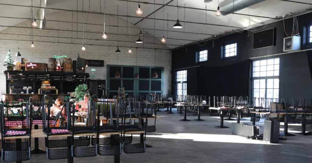 I morgen bliver Bolværket genfødt som kulturhus med julelys og gratis fadøl