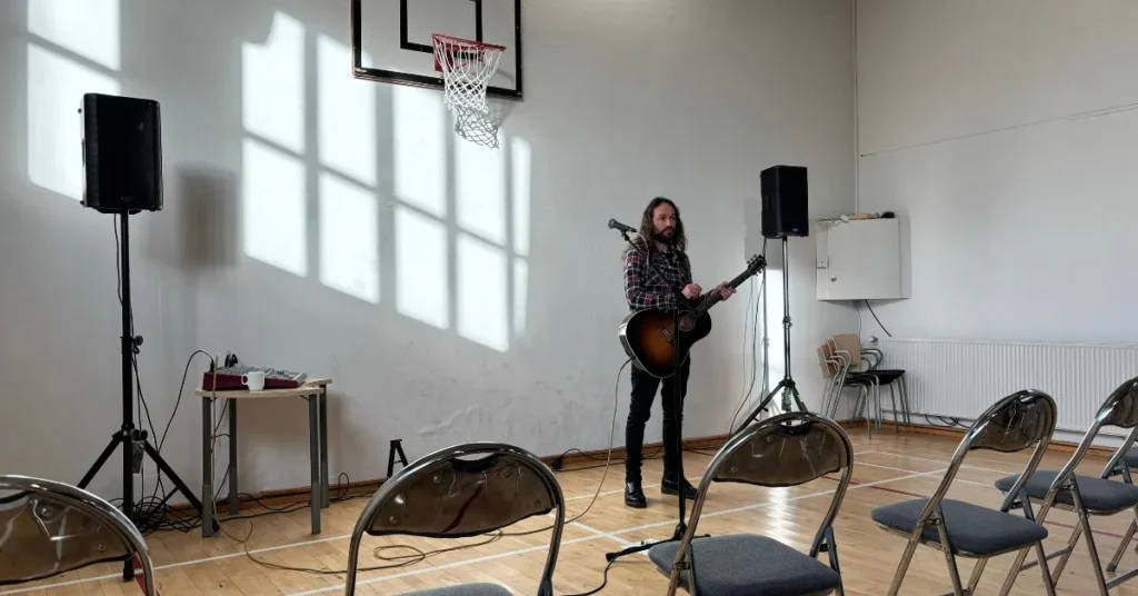 HjerteKlang bringer nærværende musikoplevelser ud til sårbare børn og unge i Region Midtjylland