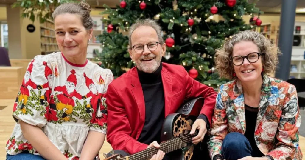 Julesang fylder Randers Bibliotek: Musikalske traditioner løfter decemberstemningen