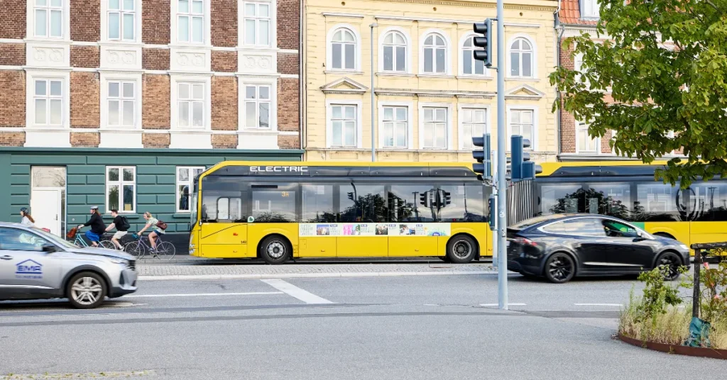 Billetkontrollører i Midttrafik testede kropskameraer: Skal skabe mere tryghed og færre konflikter
