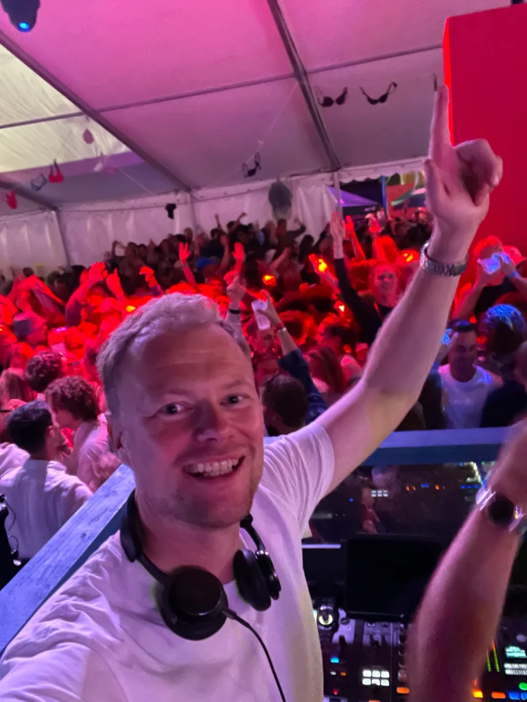 2874cb92 e19f 4596 9aff b89c51debfbc 1