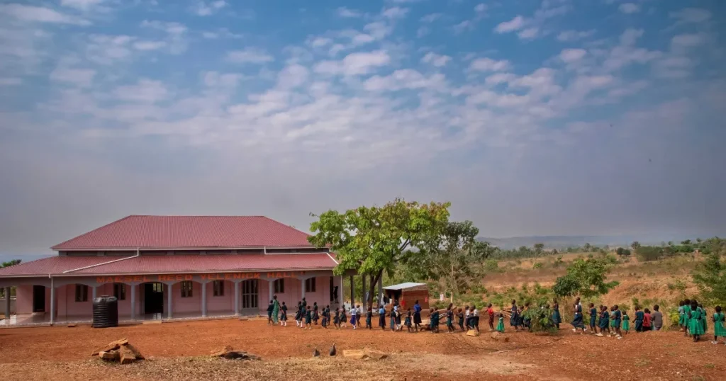 STU-elever fra Randers rejser til Uganda for at bygge solenergi på skole