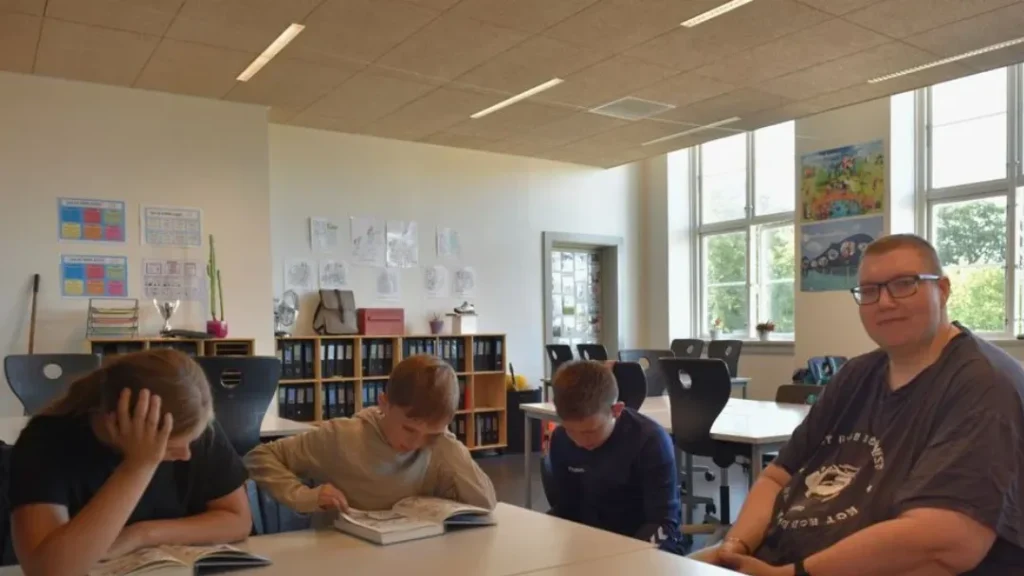 Efter flere år uden arbejde fik Mathias en chance i Randers – nu vil han være lærer